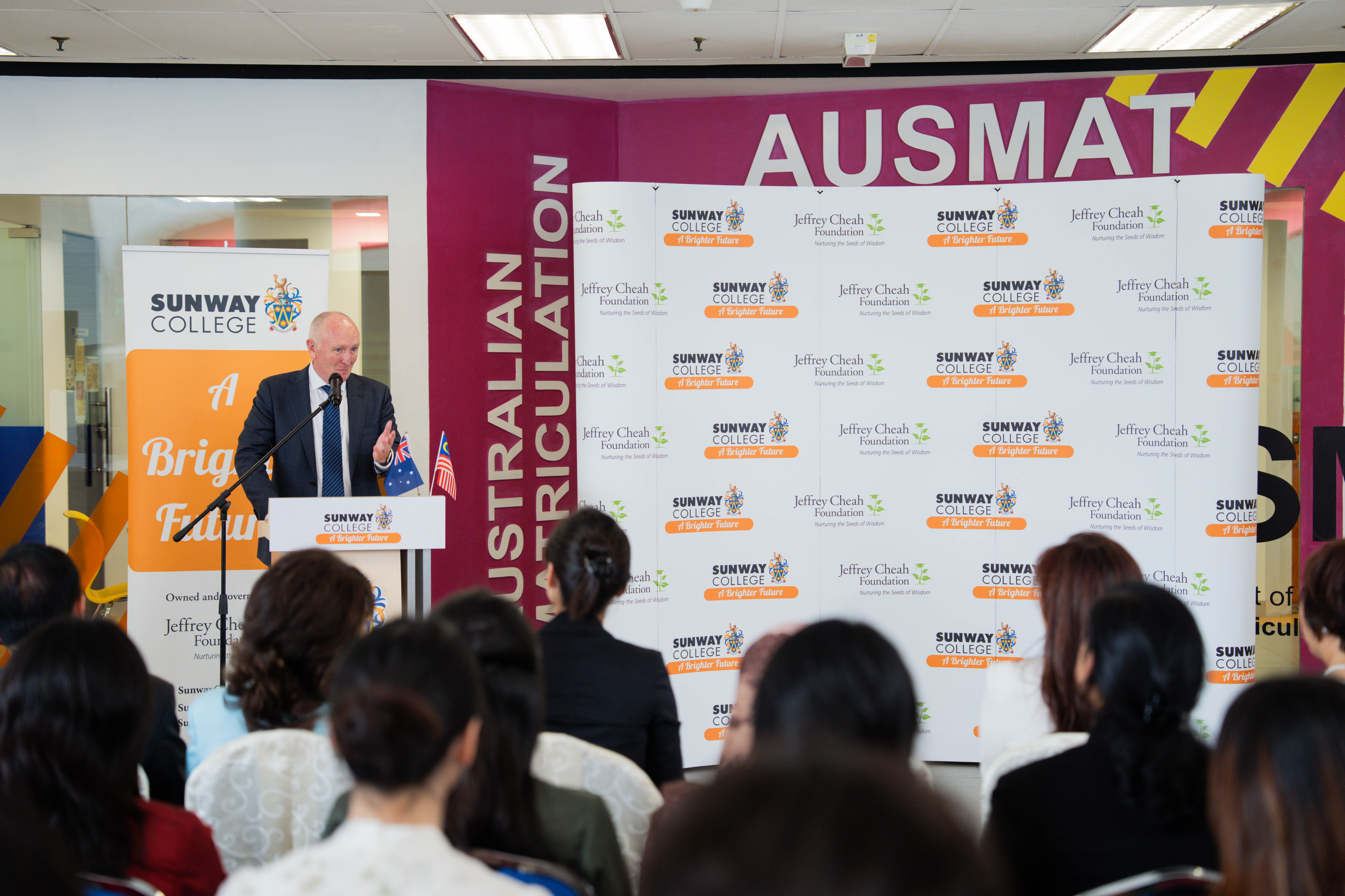 The Honourable Stephen Dawson Visits Sunway AUSMAT