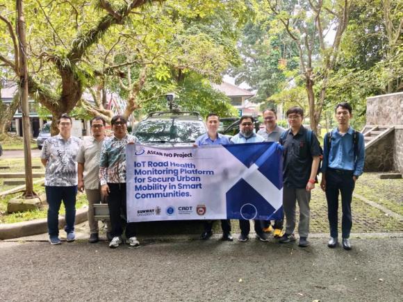 Empowering Urban Communities for Safer Roads through the Internet of Things - One Country at a Time