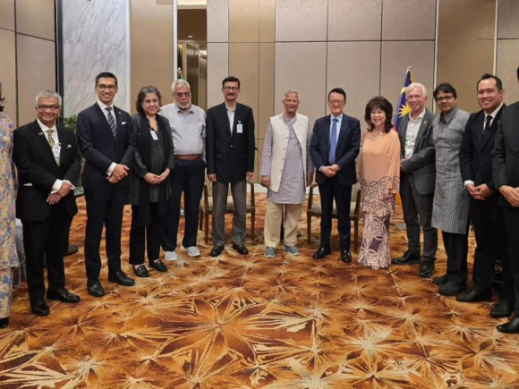 Tan Sri Sir Jeffrey Cheah Pays Courtesy Call on Bangladesh Chief Adviser H.E. Prof. Dr Muhammad Yunus