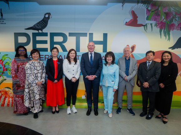 The Honourable Stephen Dawson Visits Sunway AUSMAT